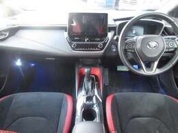 ご納車後も安心なプレミアム保証をご提案いたします。ナビや電装品、エアコンなども含めた600項目の充実した保証内容と安心のロードサービス付帯でサポートいたします。詳細はお尋ねください。