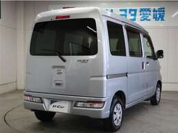 LEDテールライトです。省電力、高輝度のLEDは明るく照らすので夜間運転時の視認性を高めます。スタイリッシュな見た目で細かいところもこだわりたいあなたに！