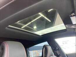 大人気オプションのサンルーフ装備！ドライブが楽しくなりますね♪