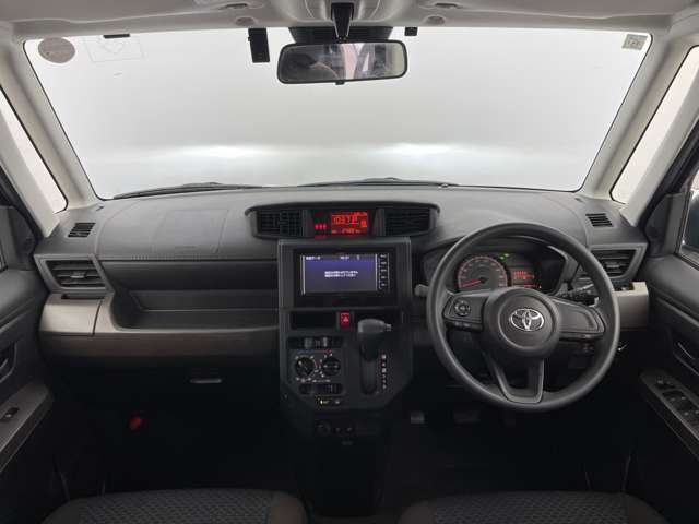 【インパネ全体】全方位で視界が広く、高い目線で運転もしやすいです！