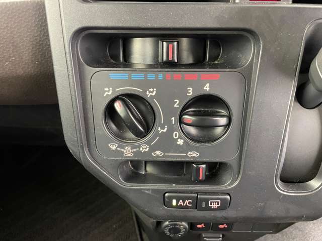 【運転席操作部】快適なドライブを楽しむための機能が装備されています！運転席から触れるので、使いやすいです！除菌プランいれていただくと、さらに清潔で安心していただけます！