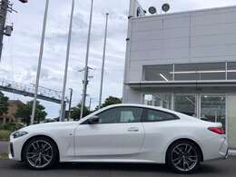 安心と信頼の納車前点検をShizuokaBMWでは全車で実施致しております。納車前100項目点検または、法定12ヶ月点検を全車で実施しております。点検・整備費用はもちろん、車両本体価格に含まれております。