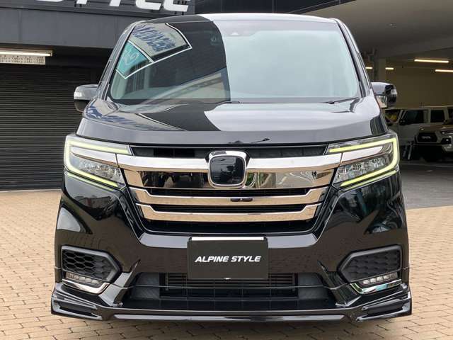 迫力のフロントフェイス！