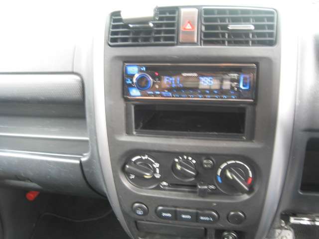 エアコン。4WD切れ変えスイチ。KENWOOD CD