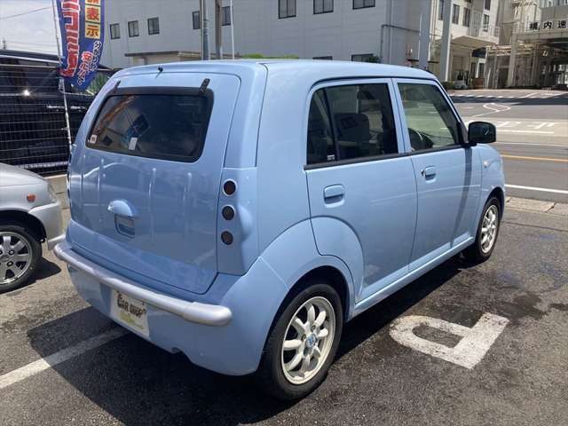 ご契約時は手付金として1のみお預かりさせていただきます。納車日前日までに残金を指定口座へご入金していただくか納車日当日に現金をご持参ください。納車日はお客様のご都合に合わせられます。