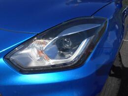 LEDヘッドランプで夜間ドライブも快適です♪