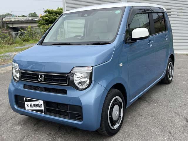 【展示車両について】当店では低価格を実現させる取り組みとしまして微細な傷などはあえて修理せずに展示している場合がございます。お客様ご要望に合わせた外装仕上げを実施いたします。