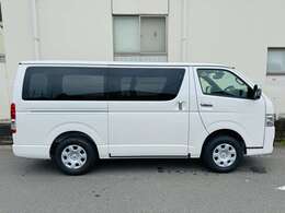 登録済み未使用車　4WD　特別仕様車　高出力エンジン　専用ショックアブソーバー　専用内装　パノラミックビューモニター　デジタルインナーミラー　フロントドアスカッフプレート（20周年記念ロゴ入り）