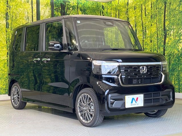 大好評のボディコーティング「弾スプラッシュコート」もご納車までに施工可能。通常のガラスコートと異なる、耐久年数6年の無機質ガラスコーティングが、ボディをキレイな状態に保ってくれます。