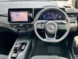 視界もよく、運転しやすいです。リラックスしてドライブが楽しめ、圧迫感のないゆったりとした空間が広がる室内です。