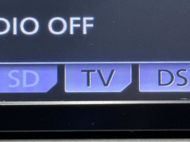 TVが見れるチューナーを装備しています。　新しい車でも付いていないことで、TVが見れない事も多々あるので要チェックです。