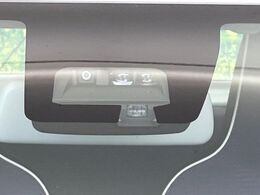 【スズキ　セーフティサポート】走行中に前方の車両等を認識し、衝突しそうな時は警報とブレーキで衝突回避と被害軽減をアシスト。より安全にドライブをお楽しみいただけます。