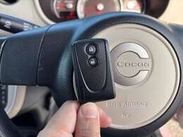 【　スマートキー＆プッシュスタート　】鍵を挿さずにポケットに入れたまま鍵の開閉、エンジンの始動まで行えます。