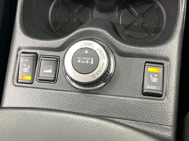 【シートヒーター】寒い日に重宝するシートヒーター！エアコンより早く温まってくれるので寒がりの人も安心ですね♪エアコンの温風は乾燥するから苦手、という方にもをおすすめです。
