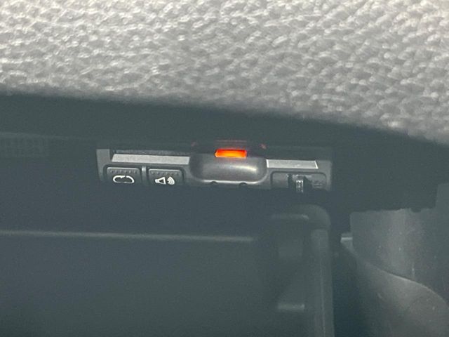 【ETC】高速道路の料金所をストレスなく通過！話題のスポットやサービスエリアに多い「スマートIC」利用時は必須のアイテムです。当店でセットアップを実施、ご納車当日からすぐにご利用いただけます！