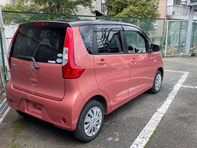 ピースオートでは、板金・塗装の専属のプロによってキッチリと施工も行っております。新車みたくピカピカとなって戻ってきますよ★