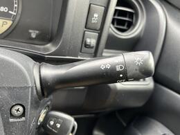 オートライトですので、自動で明暗を感知してヘッドライトのオン・オフをしてくれます。トンネルの続く道など便利です。