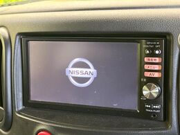 【純正ナビ】人気の純正ナビを装備。オーディオ機能も充実しており、Bluetooth接続すればお持ちのスマホやMP3プレイヤーの音楽を再生可能！毎日の運転がさらに楽しくなります！！