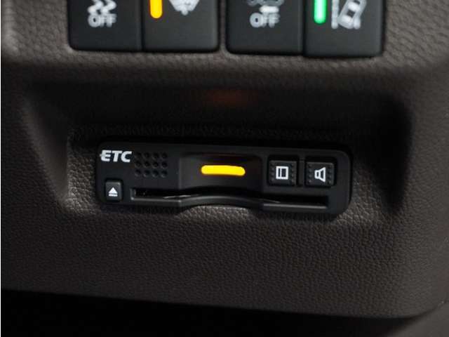 今や必需品の◆ETC車載器　装備車◆　有料道路を利用する際にスムースに通過でき、わずらわしい料金支払いから開放されます！