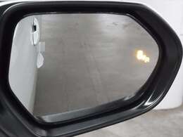 当社の展示車は全車両に”社団法人自動車公正取引協議会”の車両状態説明書を掲示しております。修復歴の有無は勿論、ドア等の外板の交換歴の有無までも表示☆口頭説明では無く書面にてお渡ししております♪