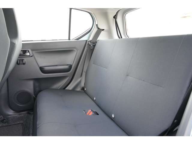 展示車両は全国販売可能です。毎月県外に多数の納車実績が御座います。気になるお車や追加画像等メールでお送りしますので、お気軽にお問い合わせ下さい♪