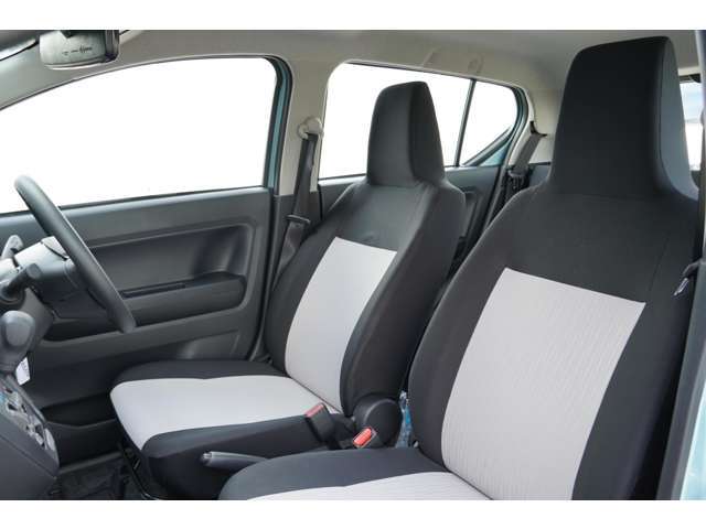 当店の展示車両は全国販売可能です。毎月県外に多数の納車実績が御座います。気になるお車が御座いましたらお気軽にお問い合わせ下さい♪気になるお車の追加画像等もメールでお送りする事も可能です♪