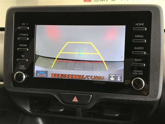後方の見にくい視界もバックモニターで確認サポートして駐車時も安心☆