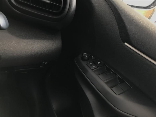 運転席からの操作で空気の入れ替えができて快適な室内空間へ☆