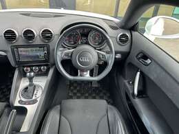 LIBERALA野々市の物件をご覧いただきまして誠にありがとうございます。心ゆくまでおクルマ選びをお楽しみください。