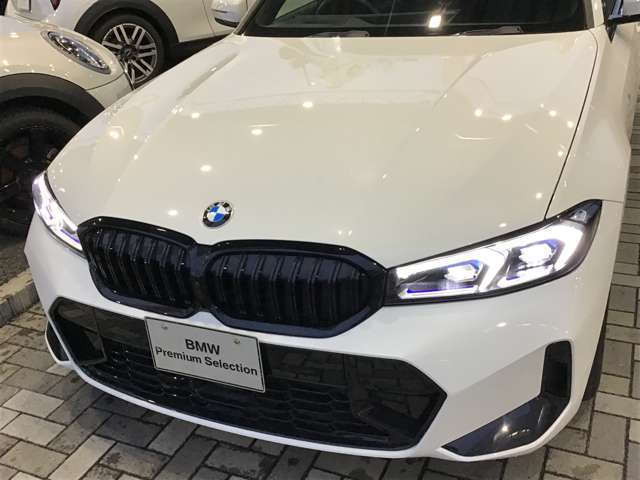 このお車は【浦和美園支店】に展示中です！ご来場、お問い合わせをスタッフ一同お待ちしております。＜住所＞埼玉県さいたま市緑区美園6-11-1　＜TEL＞048-812-2525