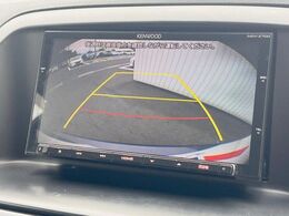 【バックカメラ】駐車時に後方がリアルタイム映像で確認できます。大型商業施設や立体駐車場での駐車時や、夜間のバック時に大活躍！運転スキルに関わらず、今や必須となった装備のひとつです！