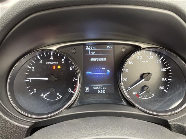 【スピードメーター】『スピードメーター』の画像になります。メーターがシンプルで見やすく運転しやすいですね！