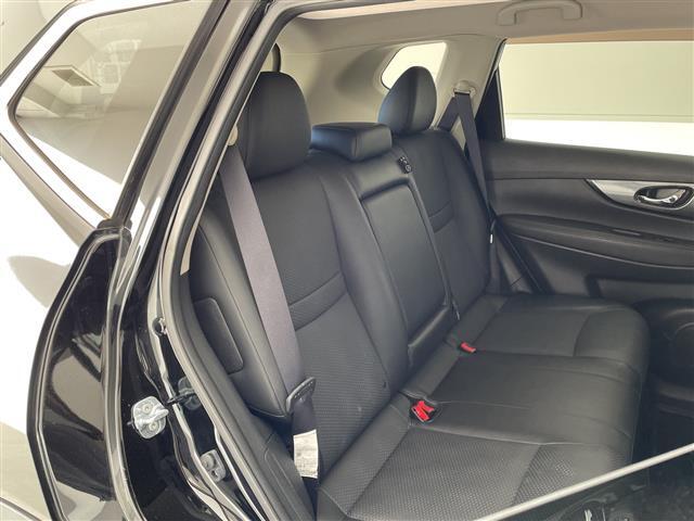 【後部座席】『後部座席周辺』の画像になります。写真の内容に関してご不明点、ご質問等がございましたらお気軽にガリバー店舗までお問い合わせください。