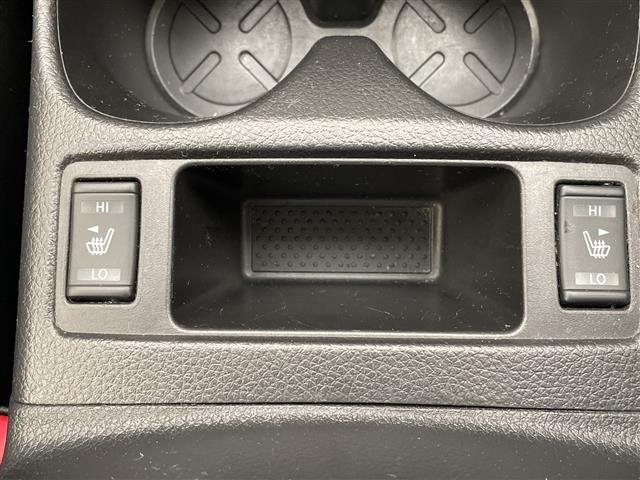 【ドリンクホルダー】『ドリンクホルダー周辺』の画像になります。写真の内容に関してご不明点、ご質問等がございましたらお気軽にガリバー店舗までお問い合わせください。