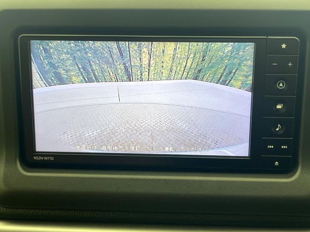 【バックカメラ】駐車時に後方がリアルタイム映像で確認できます。大型商業施設や立体駐車場での駐車時や、夜間のバック時に大活躍！運転スキルに関わらず、今や必須となった装備のひとつです！