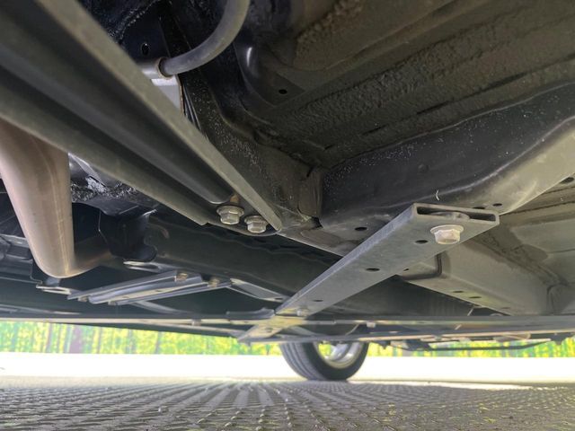お車を安心してお乗りいただく為には、足回りの定期点検が欠かせません。サービスサポート（有償保証）では無料点検もご提供しており、安心のカーライフをお過ごしいただけるサポート体制が整っています。