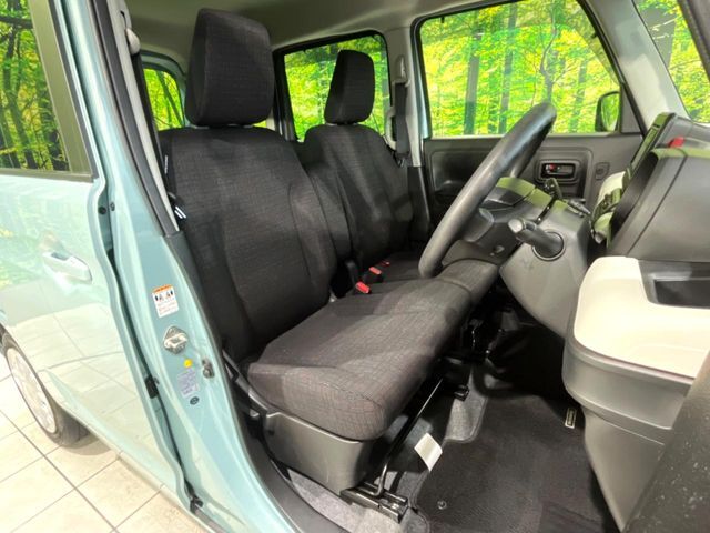 運転席シート廻りは使用感も少なく、良好な状態となっています。丁寧に使われていたことがよくわかりますね。