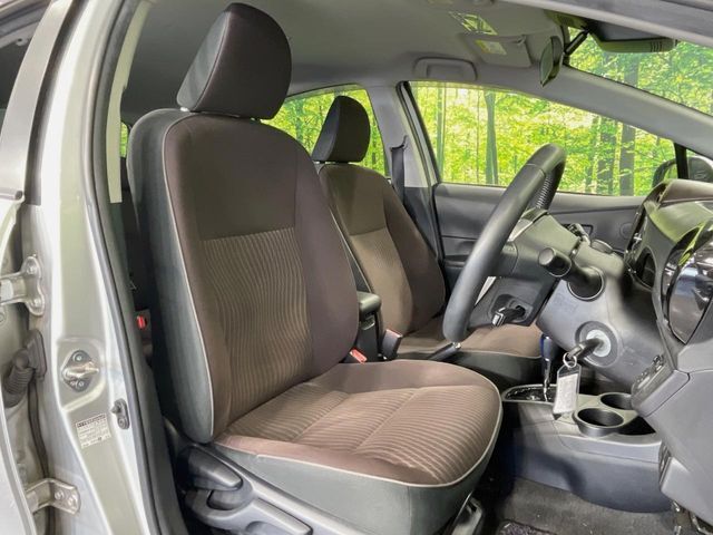 運転席シート廻りは使用感も少なく、良好な状態となっています。丁寧に使われていたことがよくわかりますね。