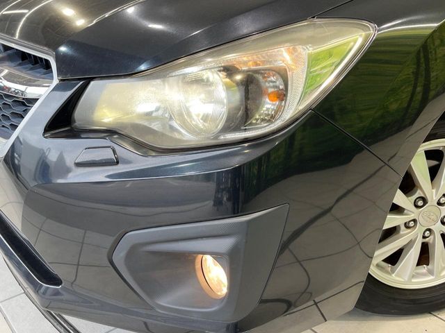 【HIDヘッドライト】非常に明るく前方を照らしてくれるので、悪天候や夜間の走行時も視界良好で安心してお乗りいただけます。