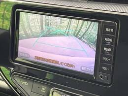 【バックカメラ】駐車時に後方がリアルタイム映像で確認できます。大型商業施設や立体駐車場での駐車時や、夜間のバック時に大活躍！運転スキルに関わらず、今や必須となった装備のひとつです！