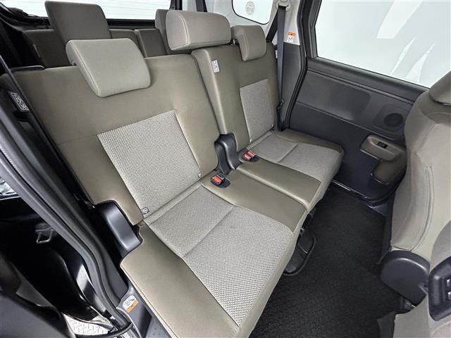 納車前に内外装のクリーニングをいたします。各種コーティング（別途有料）もご用意しておりますので、是非ご相談ください。