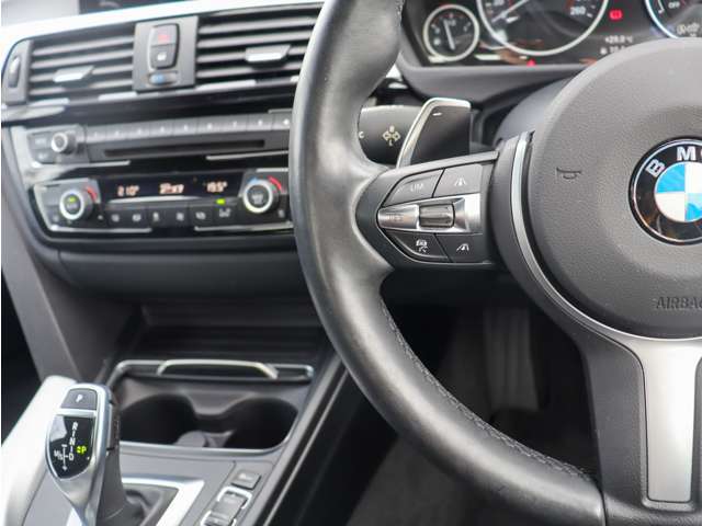 車両販売以外にも整備や車検、鈑金、ドラレコやAftermarketナビ取り付け、ガラスコーティング施工なども専門店ならではの安心価格にて対応可能です。