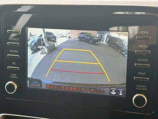 【カラーバックモニター】を装備しております。リアの映像がカラーで映し出されますので日々の駐車で安心安全です。