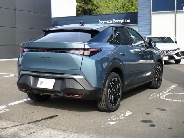 当社の納車前点検・サービスの内容は、車検点検・法定12ヶ月定期点検・油脂類の点検及び交換・バッテリーの点検及び交換等を行い、良好な状態にてご納車させていただきます。