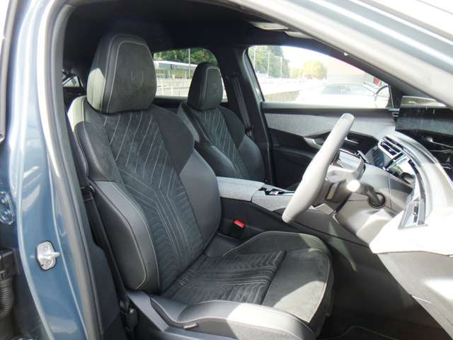 内装クリーニングも施しております。内装の綺麗なお車は気持ちが良くオススメさせていただく1つのポイントになっております。