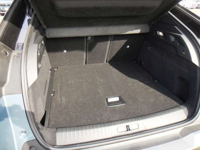 キッズルームも御座います！商談や整備待ちの間、お子様とおくつろぎ下さい♪