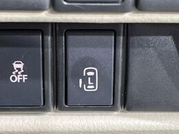 【パワースライドドア】スマートキーや運転席のスイッチでスライドドアの開閉が可能♪電動だから力を入れてドアを開ける必要が無く、小さいお子様でも、重い荷物を持っている時もラクに開け閉めできます♪