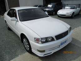 ボディの傷が解るようにしてから塗装屋さんでリペイントをしておりますのでボディに傷らしい傷は無いと思って頂いて結構です。普通の中古車販売でしたら　画像を見て綺麗でも実車を見に行ったら小傷がいっぱい