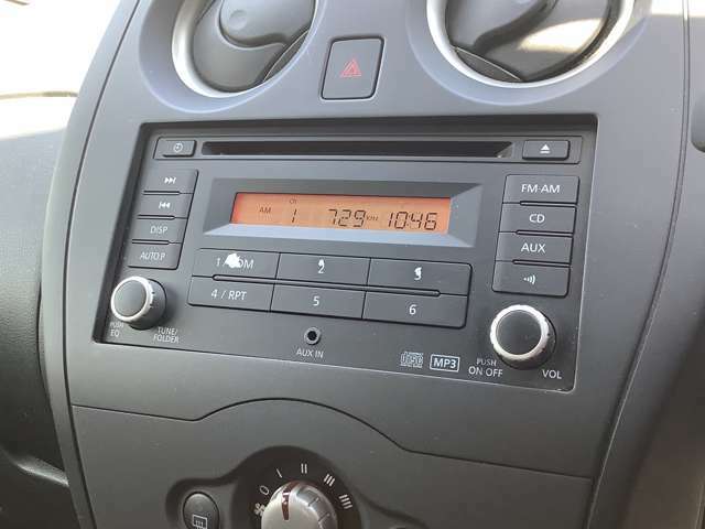 CD・ラジオチューナー装備でドライブも退屈しません。