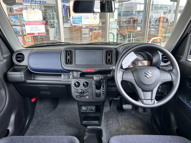 【室内】紺を基調とした落ち着いた室内です☆